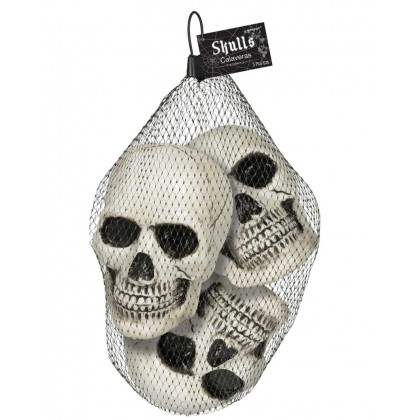 3 Skulls Fright Night Plastic 10 x 10 cm